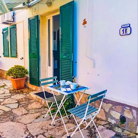 Casina Tecla *